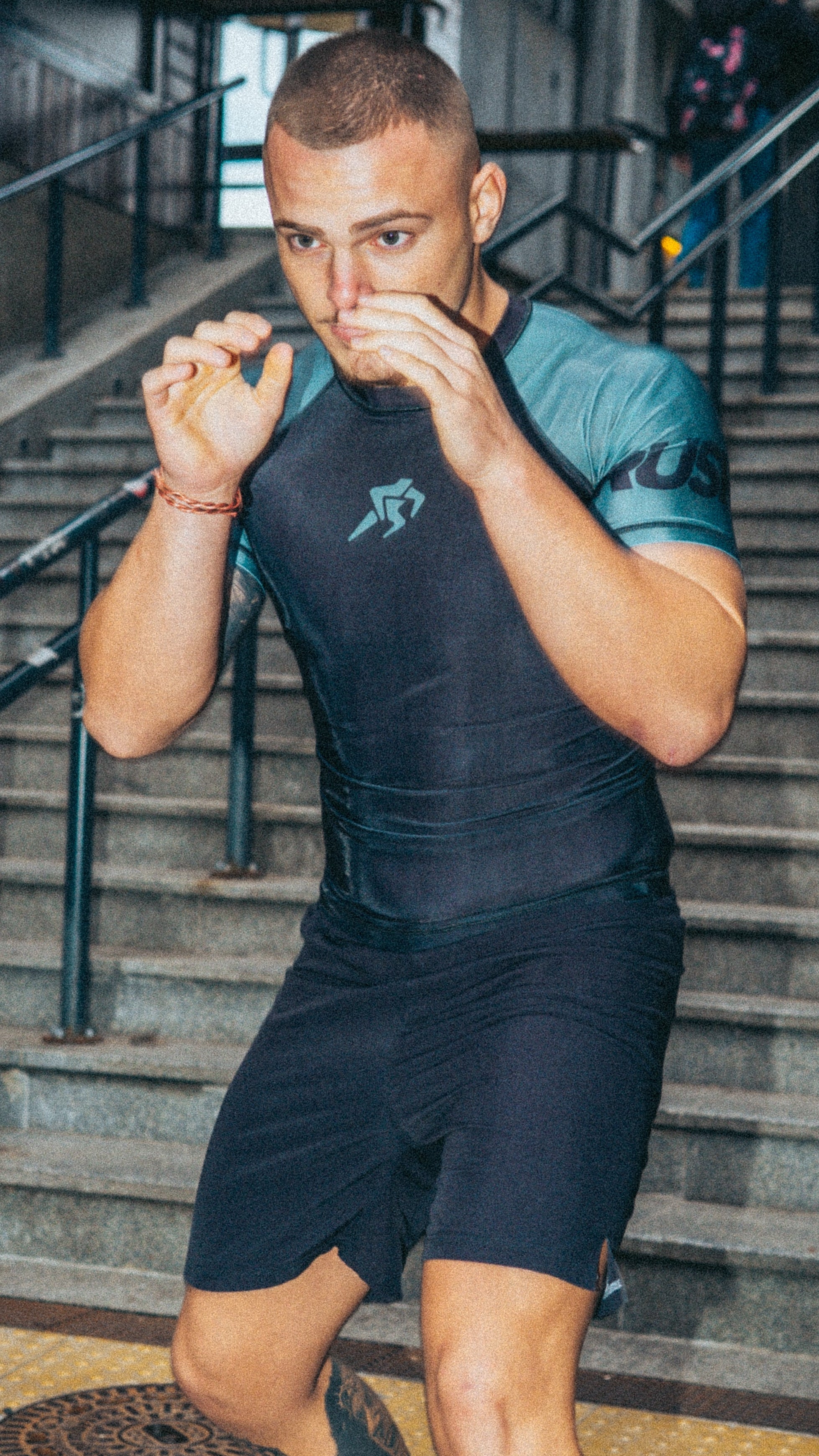 Rushguard 01 – Рашгард с къс ръкав, маслинено зелено